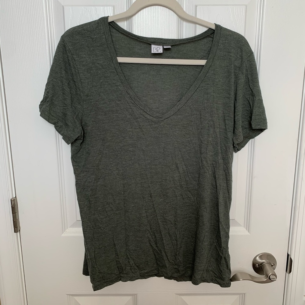 Green v neck tee